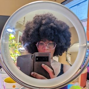 Meet your Posher, Jenessa